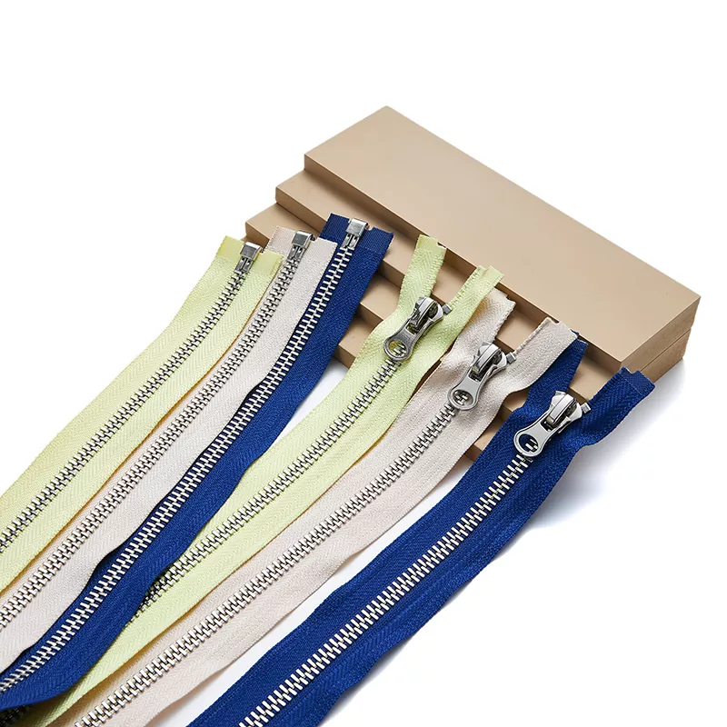 Reißverschluss aus recyceltem Metall